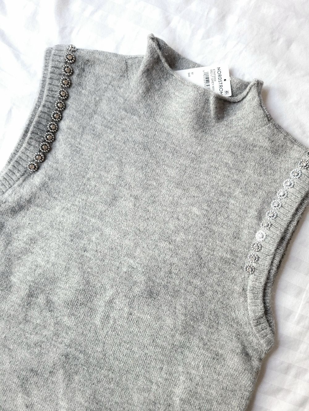 🍒NWT🍒 Ellen Tracy Gray Sleeveless Knit Sweater